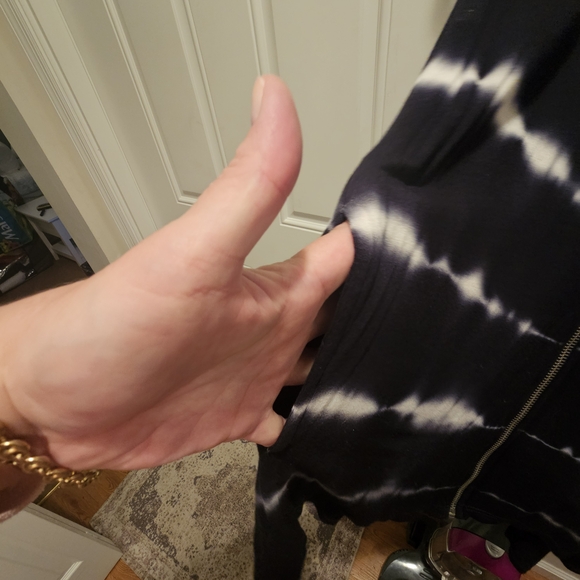 Cable & Gauge 3X Black and White Zip-Up Hoodie - Picture 6 of 6